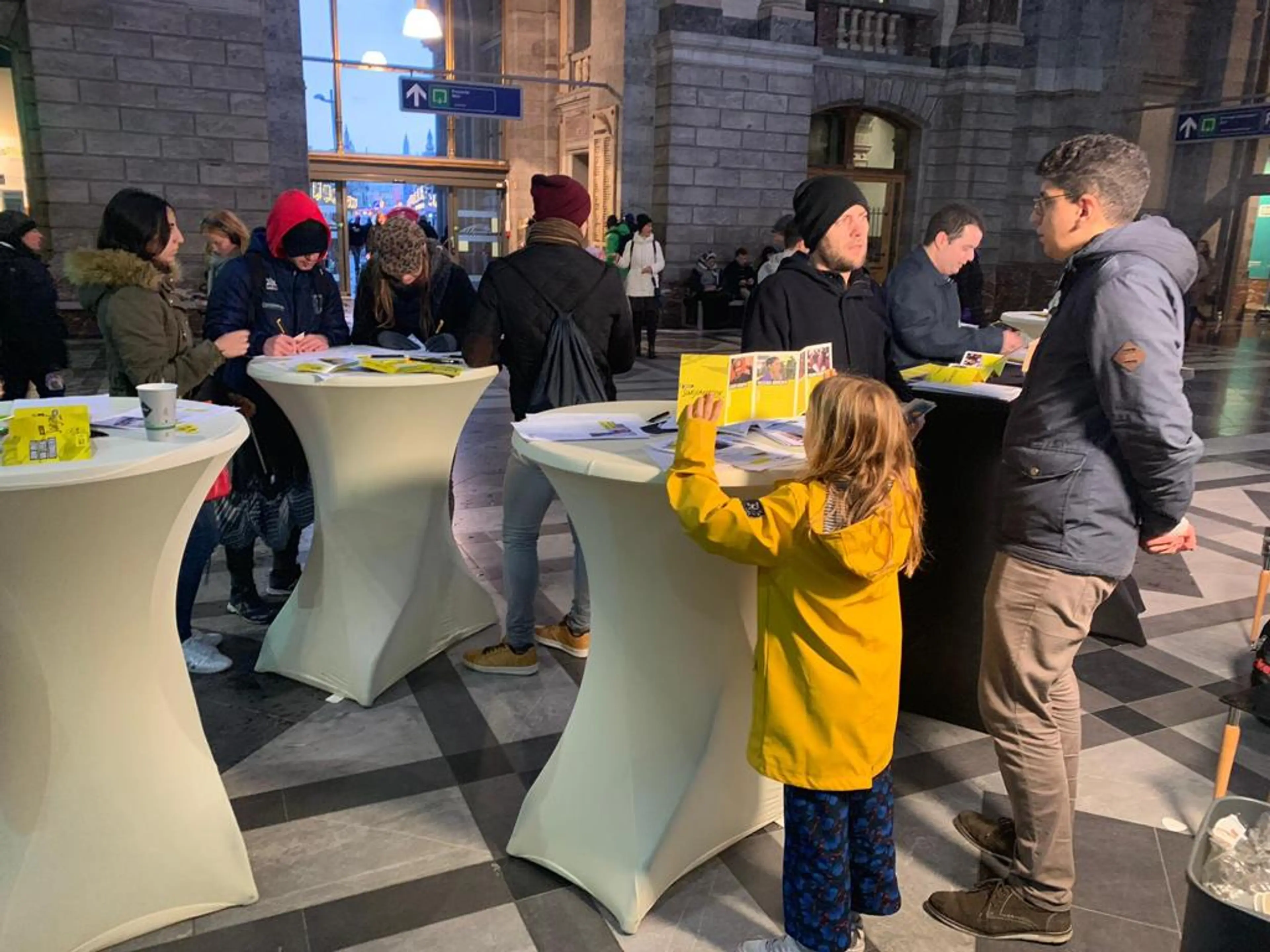 news-speak-right-now-in-antwerpen-centraal-2